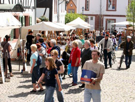 Großer Töpfermarkt in Kandel
